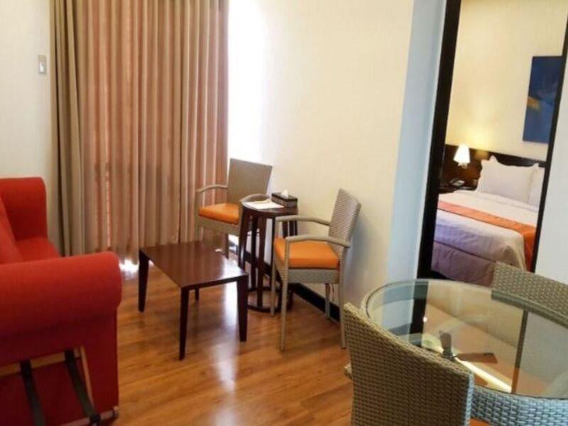 באגויו Giraffe Boutique Hotel מראה חיצוני תמונה