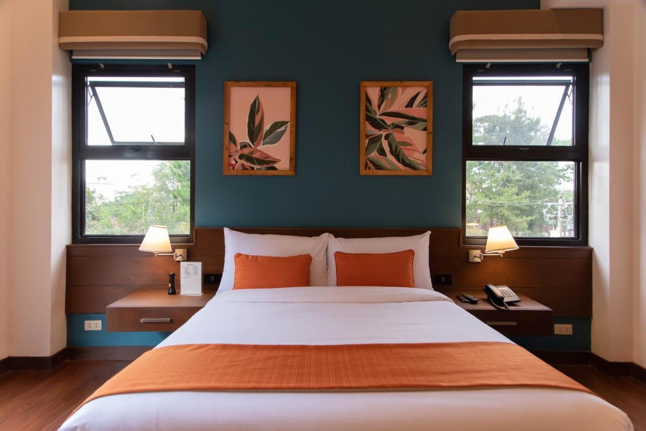 באגויו Giraffe Boutique Hotel מראה חיצוני תמונה