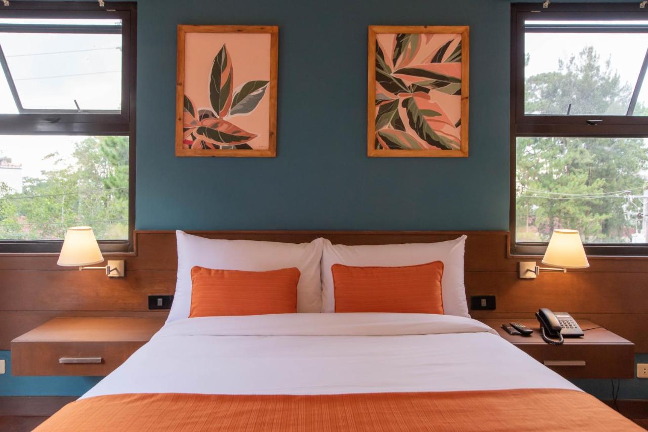 באגויו Giraffe Boutique Hotel מראה חיצוני תמונה