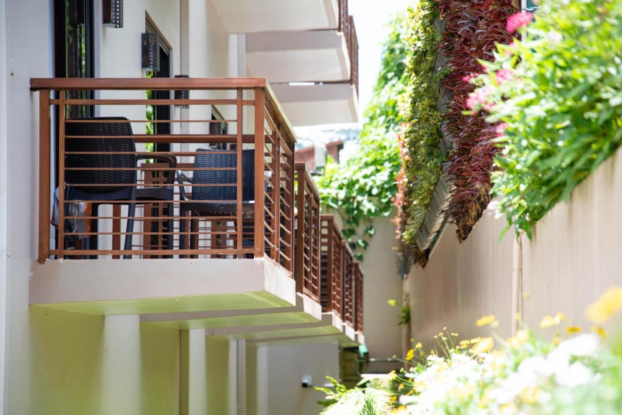 באגויו Giraffe Boutique Hotel מראה חיצוני תמונה