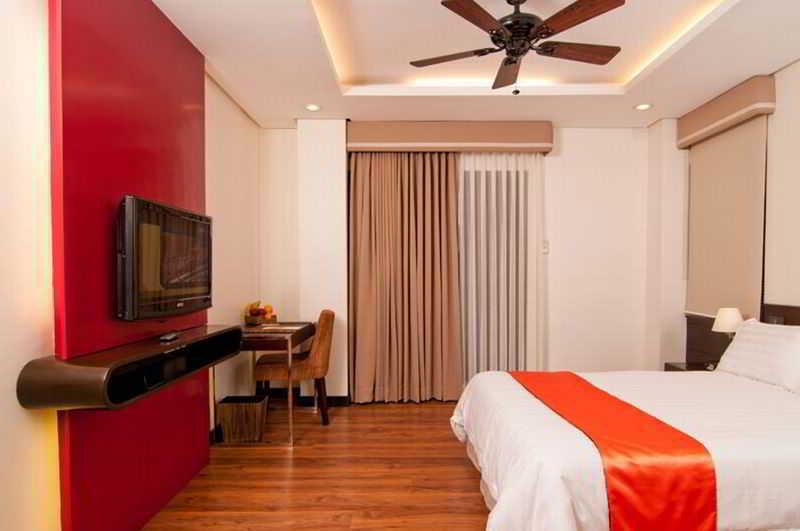 באגויו Giraffe Boutique Hotel מראה חיצוני תמונה