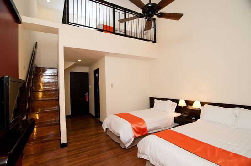 באגויו Giraffe Boutique Hotel מראה חיצוני תמונה