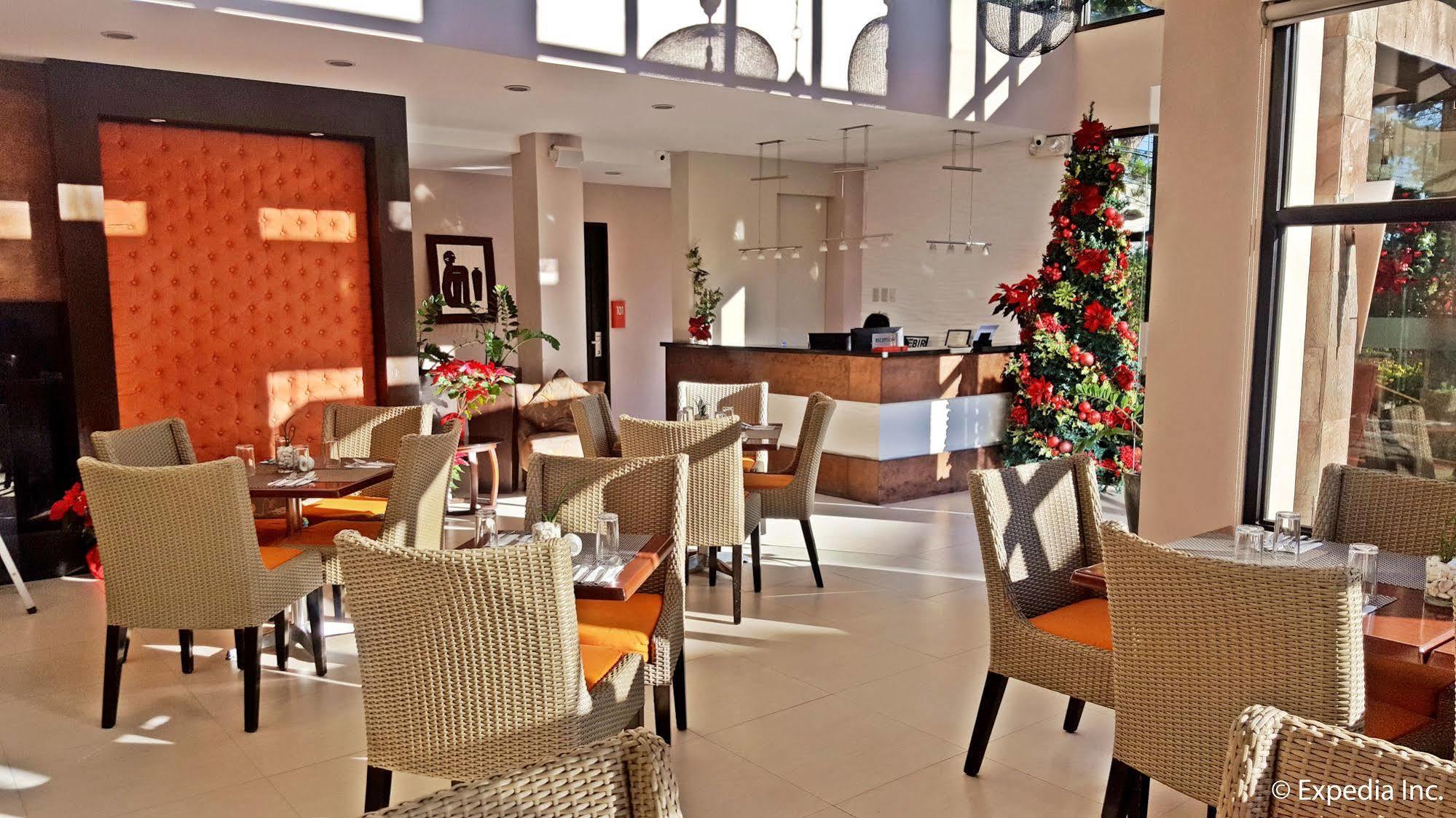 באגויו Giraffe Boutique Hotel מראה חיצוני תמונה