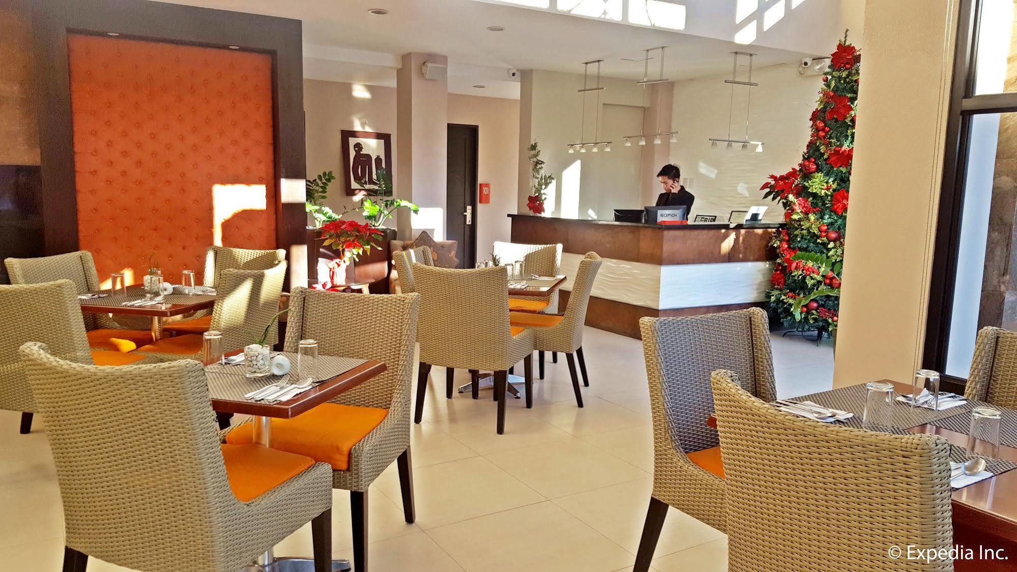 באגויו Giraffe Boutique Hotel מראה חיצוני תמונה