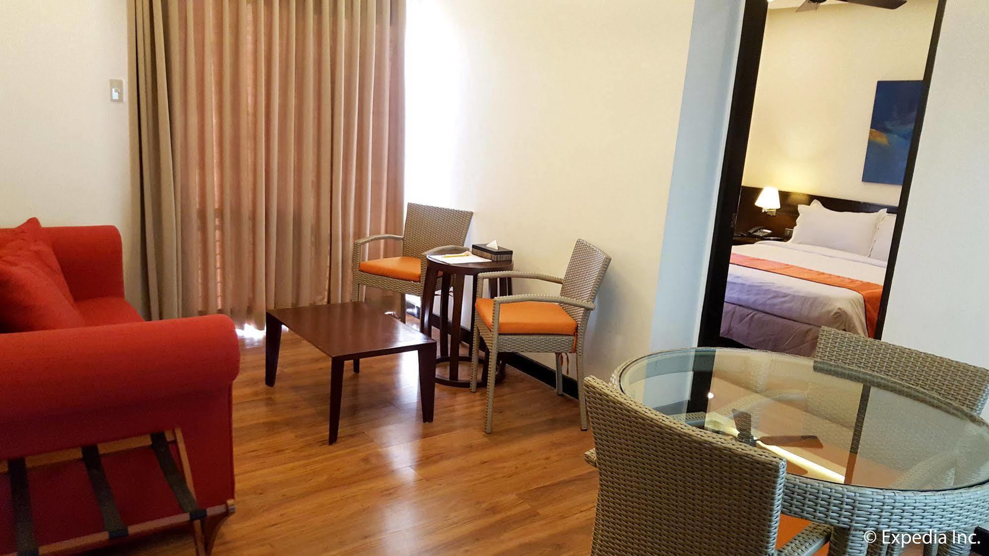 באגויו Giraffe Boutique Hotel מראה חיצוני תמונה