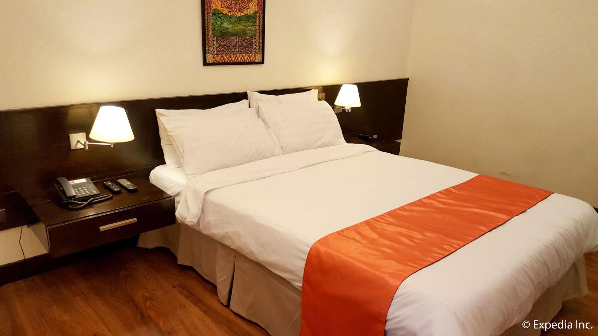 באגויו Giraffe Boutique Hotel מראה חיצוני תמונה