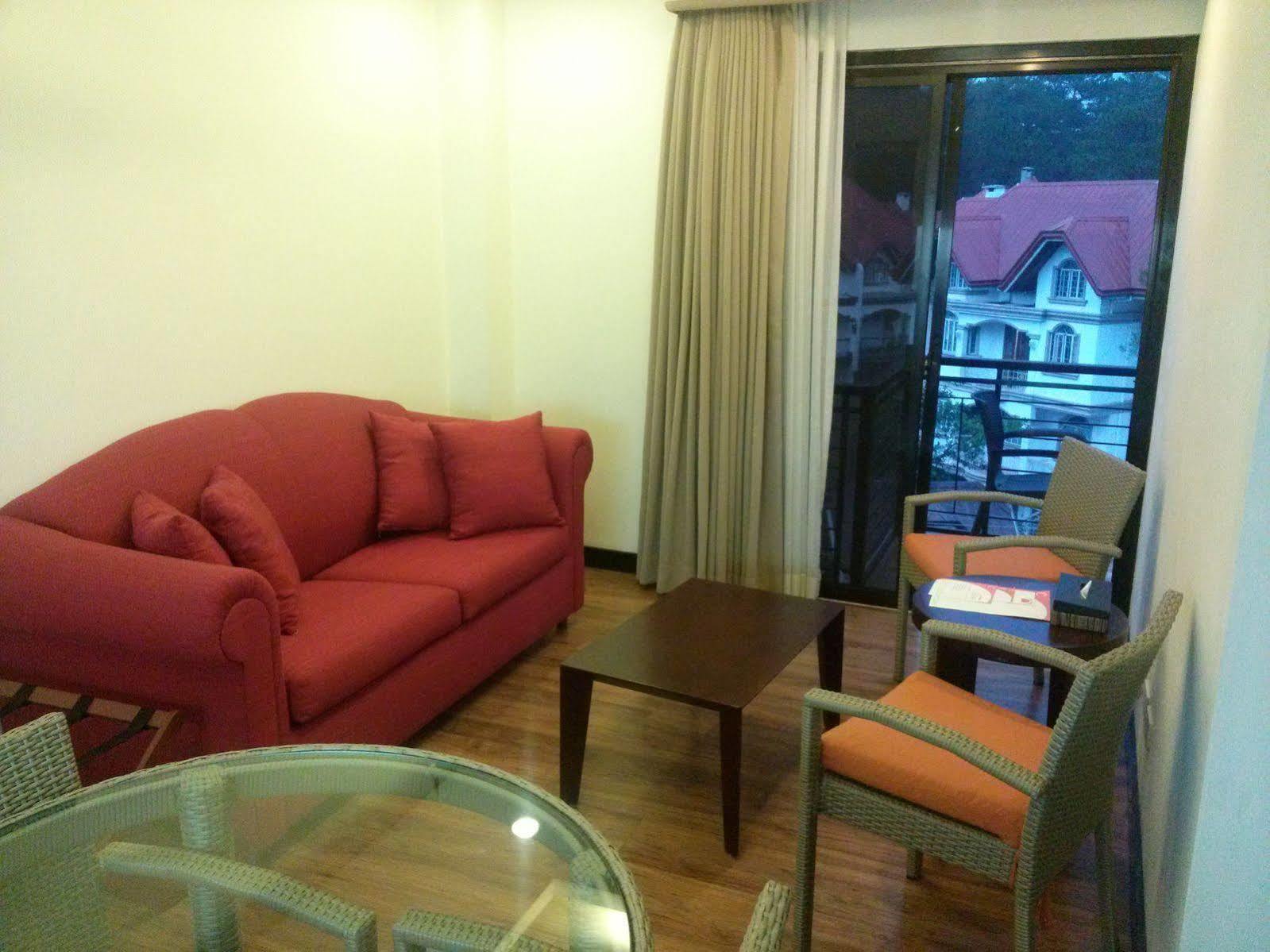 באגויו Giraffe Boutique Hotel מראה חיצוני תמונה