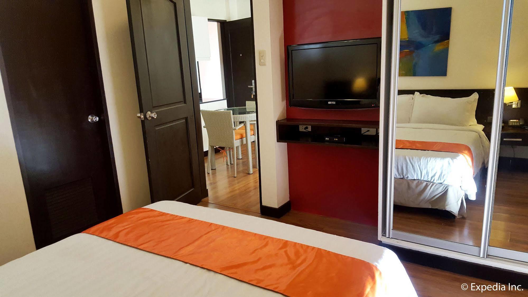 באגויו Giraffe Boutique Hotel מראה חיצוני תמונה