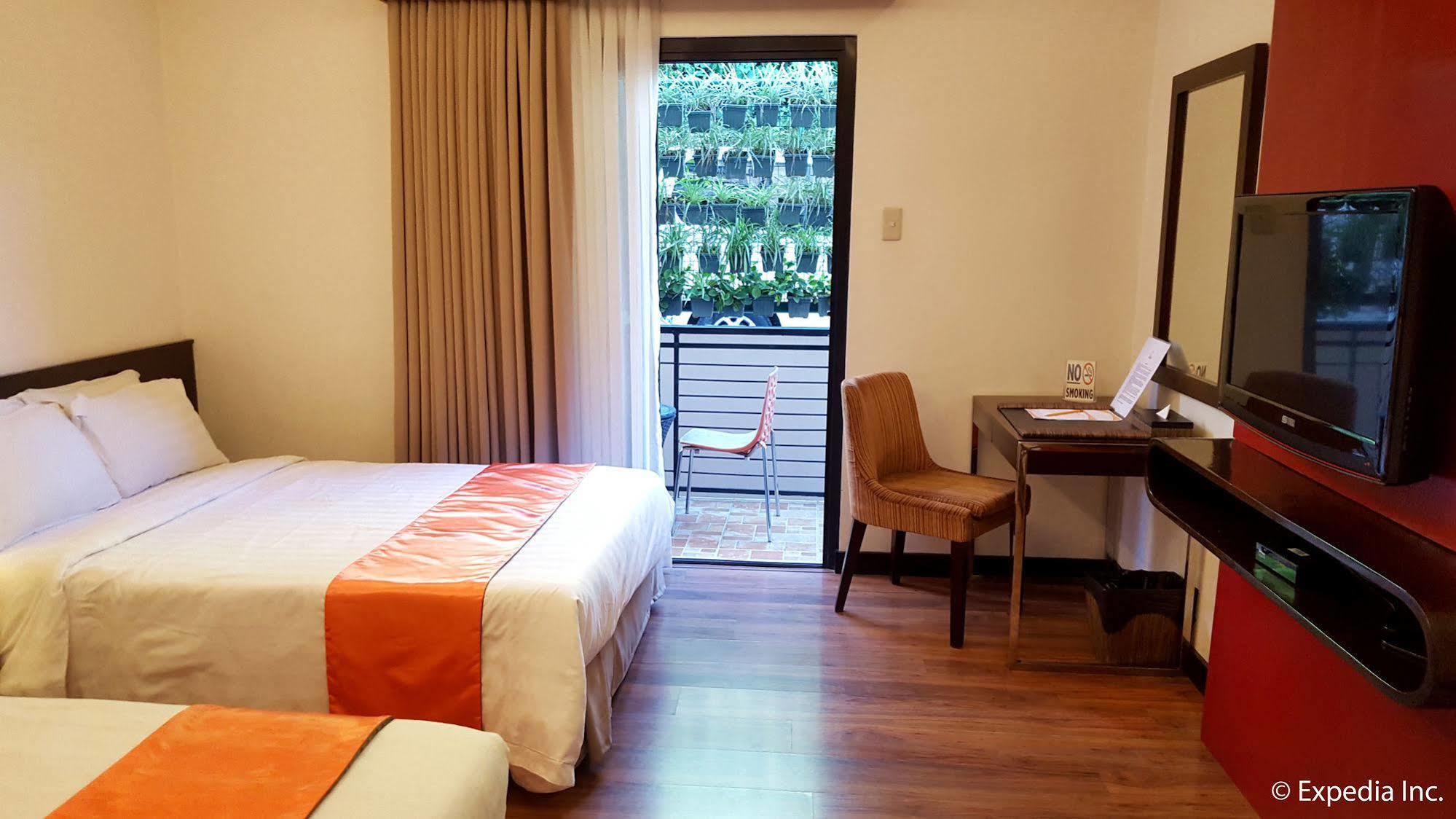 באגויו Giraffe Boutique Hotel מראה חיצוני תמונה