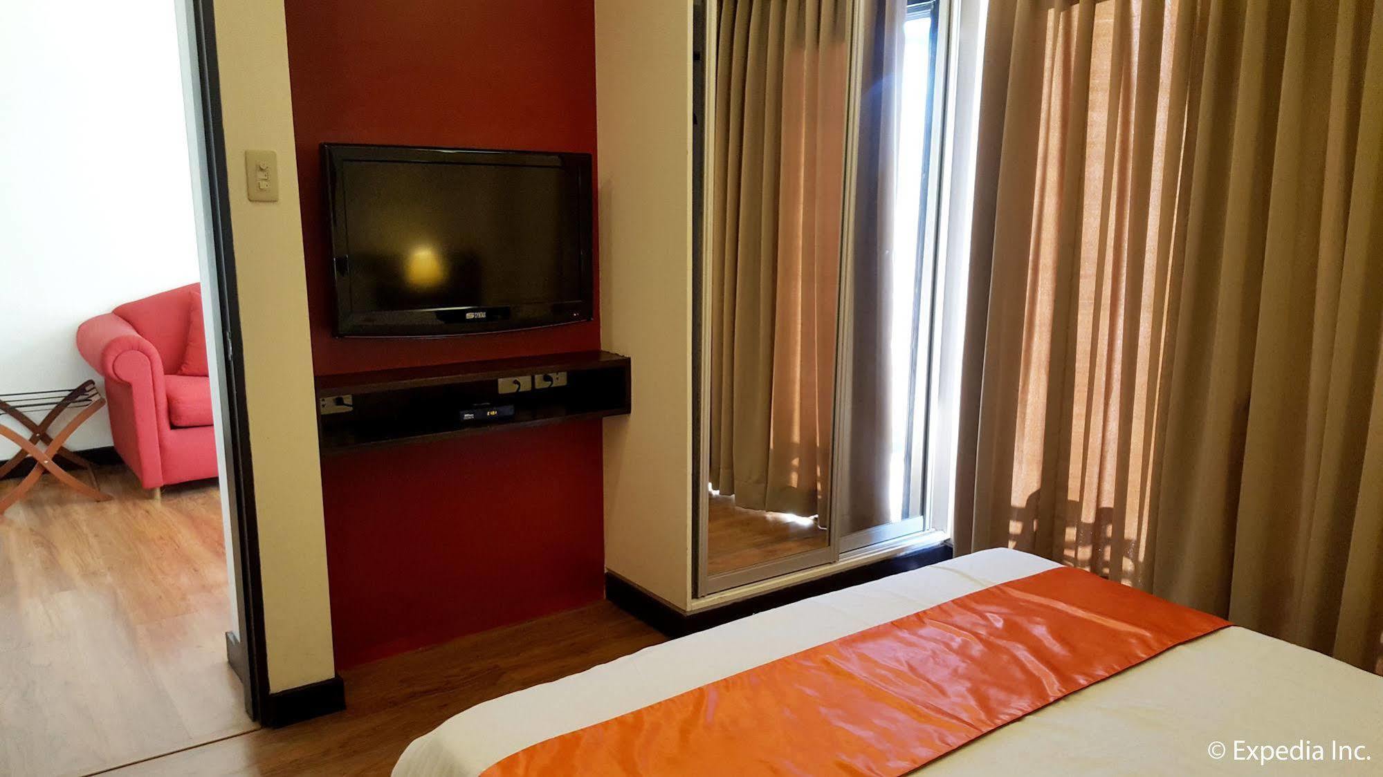 באגויו Giraffe Boutique Hotel מראה חיצוני תמונה