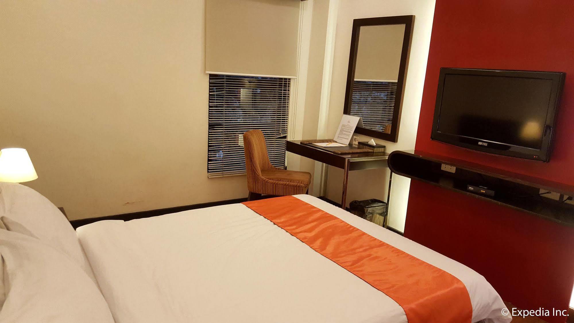 באגויו Giraffe Boutique Hotel מראה חיצוני תמונה